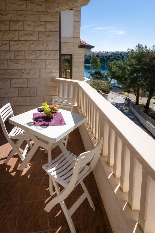 Apartments Villa Luxor Trogir Kültér fotó
